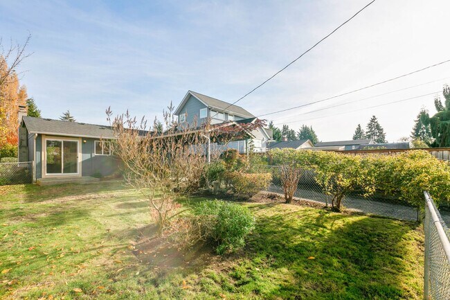 Building Photo - 3Bd/1Ba Seattle House