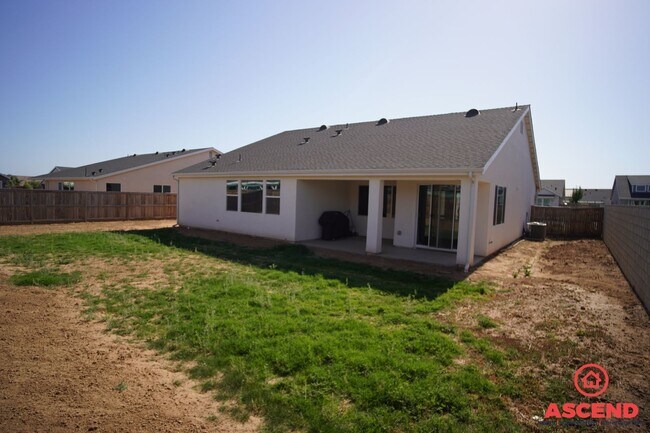 Building Photo - Newly Built Home with Solar in Gossamer Grove!