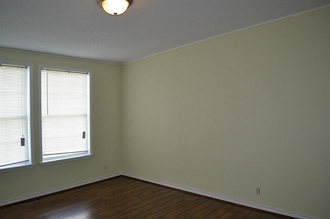 Building Photo - 11862 Cedar Ct