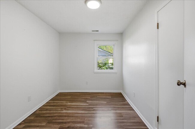 Building Photo - 3027 Alice Ave