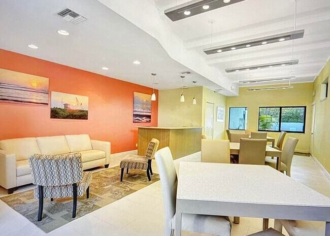 Building Photo - 250 S Ocean Blvd