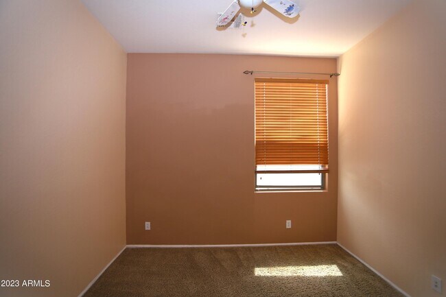 Building Photo - 779 E Mead Dr