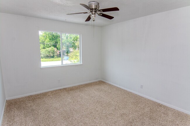 Building Photo - 20335 Fieldtree Dr