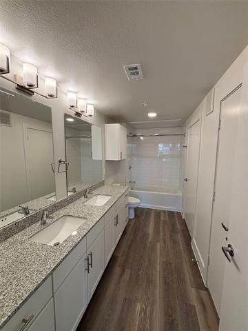 Building Photo - 300 N McDonald St