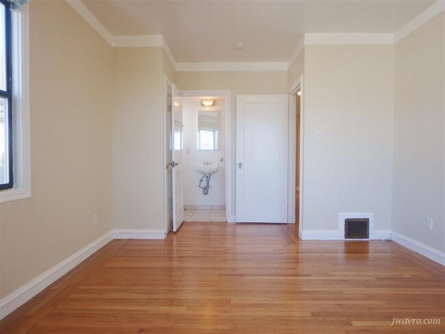 Building Photo - 40 Santa Paula Ave