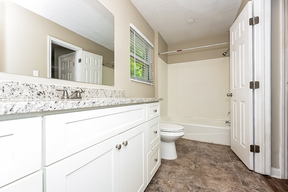 Building Photo - 694 Dixon Rd