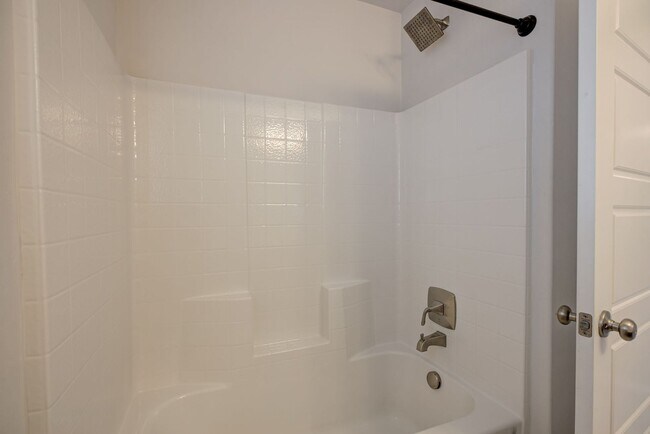 Building Photo - 2321 Norwood Dr