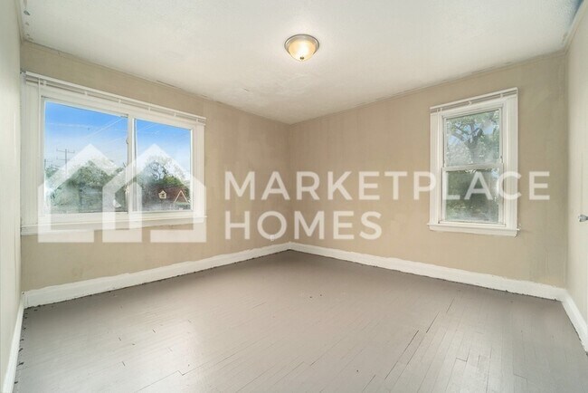 Building Photo - 9692 Outer Dr E