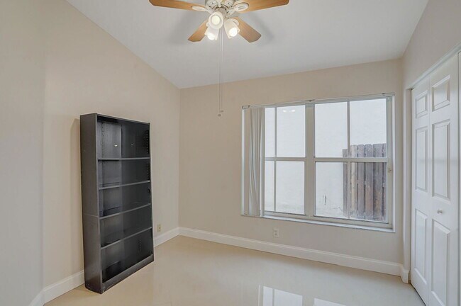 Building Photo - 3387 Chickee Ln