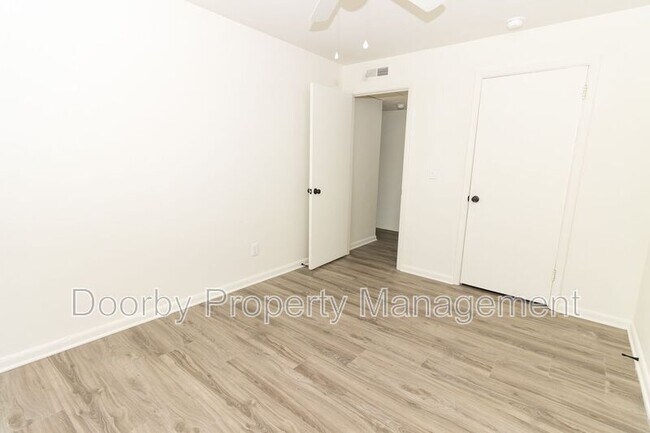 Building Photo - 513 Donaldson Rd