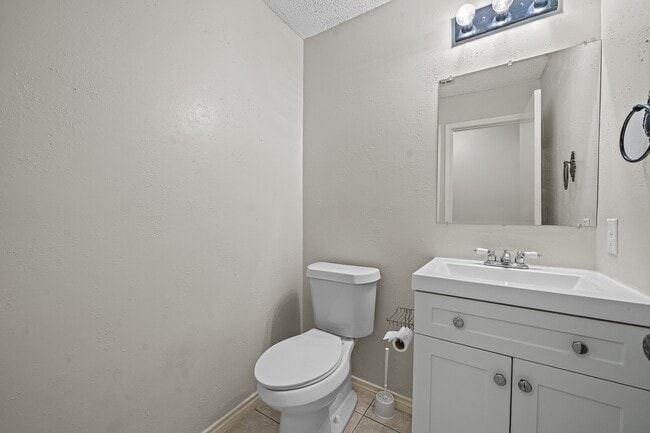 Building Photo - 11123 Gatesden Dr