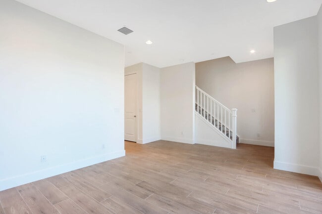 Building Photo - 5352 Sagan Ln