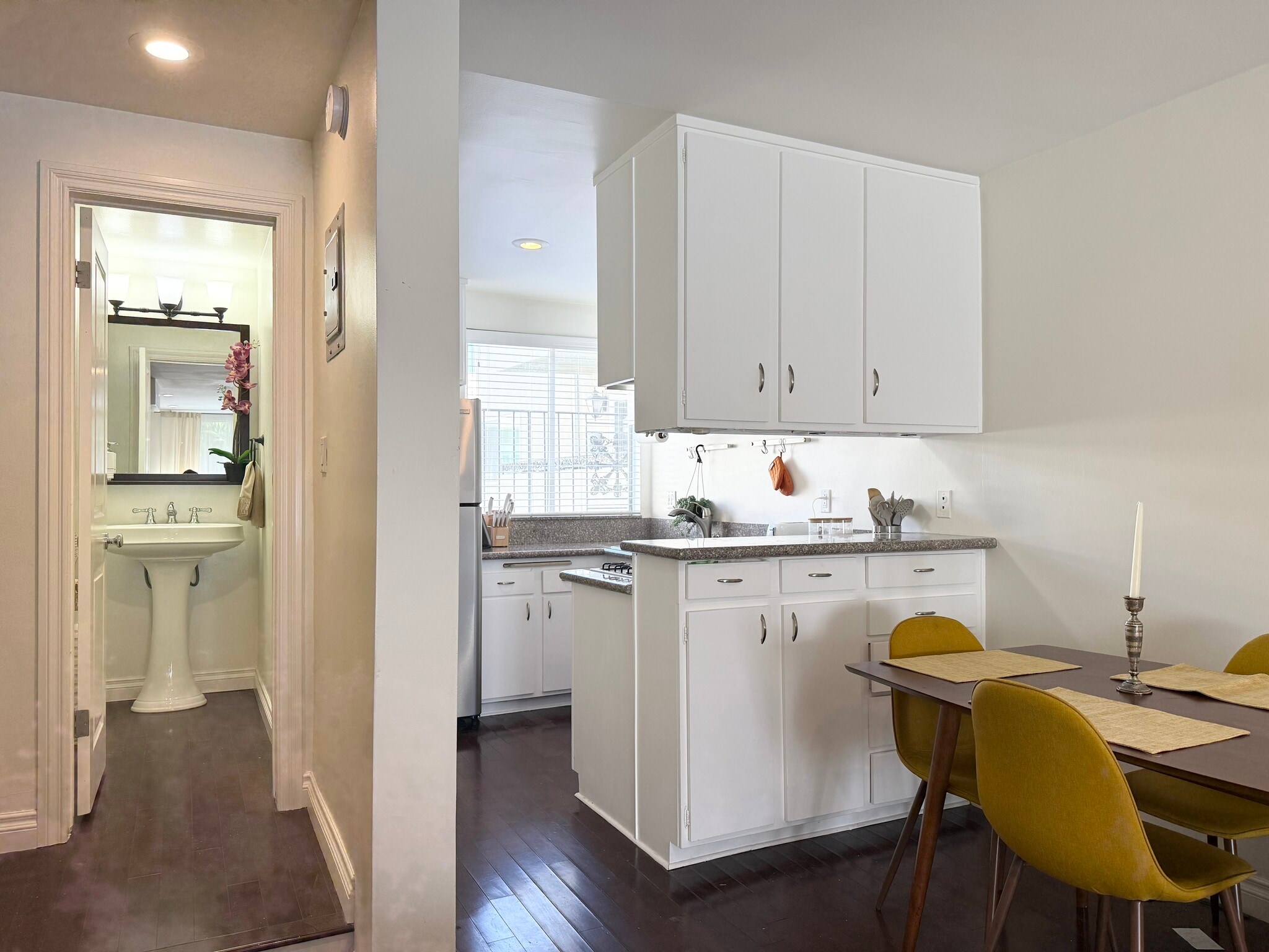 Building Photo - 11652 Chenault St