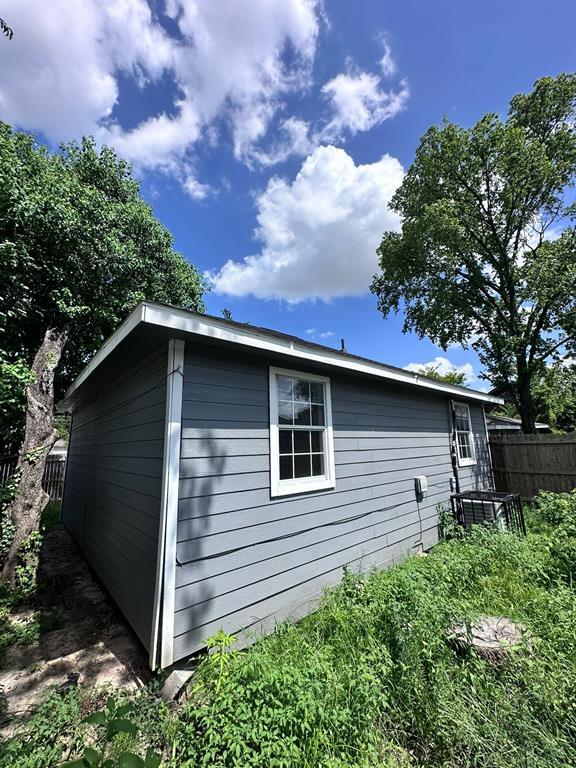 Building Photo - 8507 Lockwood Dr