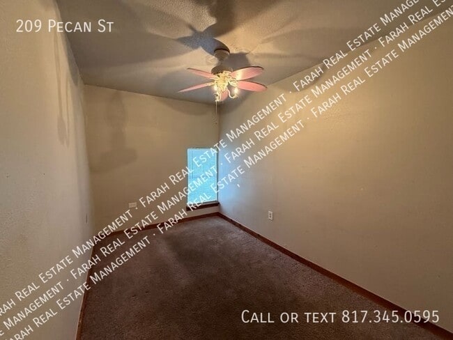 Building Photo - 209 Pecan St