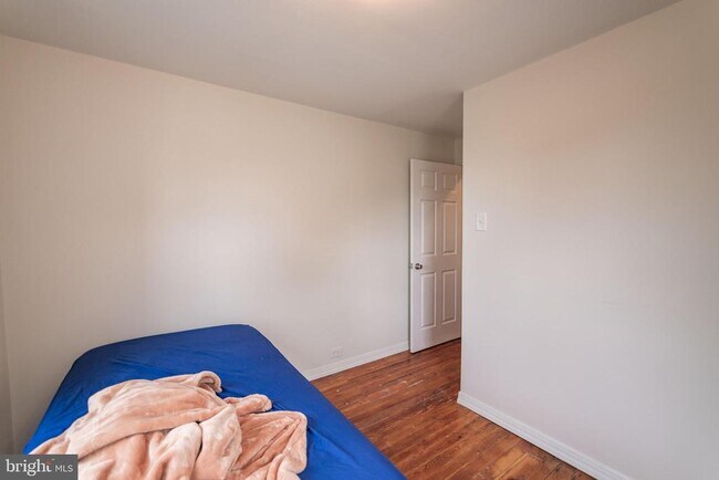 Building Photo - 295 Hermitage St