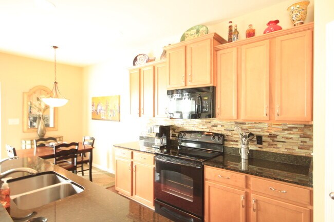 Building Photo - 4410 Hillsgrove Rd