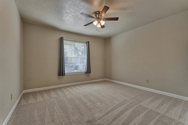 Building Photo - 15 W Stony End Pl