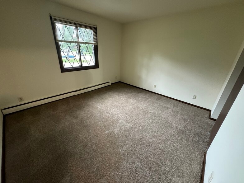 Building Photo - 2355 Chalet Gardens Rd