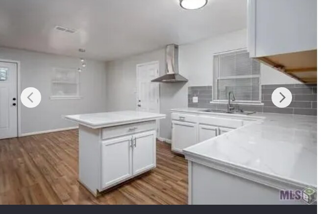 Building Photo - 2825 73rd Ave