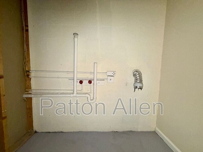 Building Photo - 6 Providence Rd