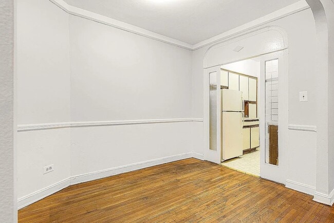 Building Photo - 110-35 72nd Rd