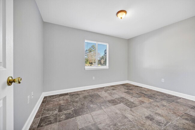 Building Photo - cpg2