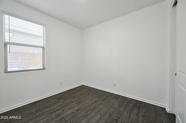 Building Photo - 4030 W Ross Ave