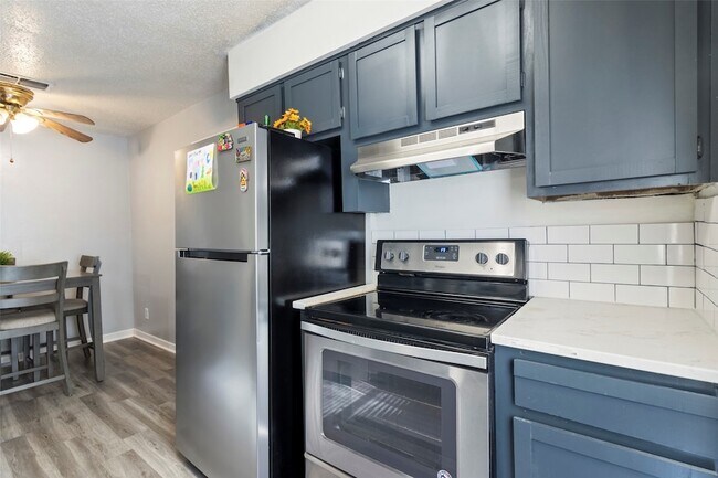 Building Photo - 309 Blake Dr