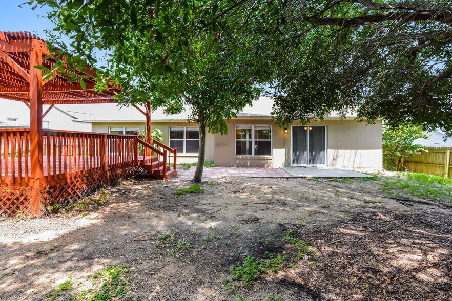 Building Photo - 12131 Goldenstar Ln