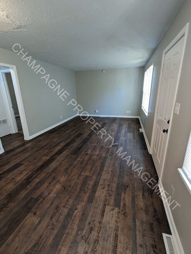 Building Photo - Updated Single Family Home