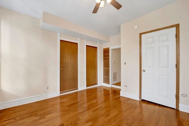 Building Photo - 2702 W 24th St