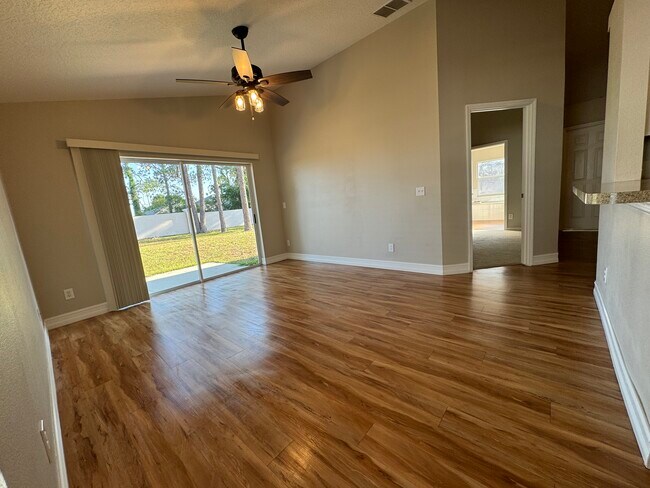 Building Photo - 322 Halstead Dr