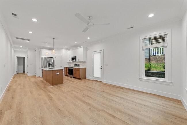 Building Photo - Gorgeous New Construction, Modern Finishes...
