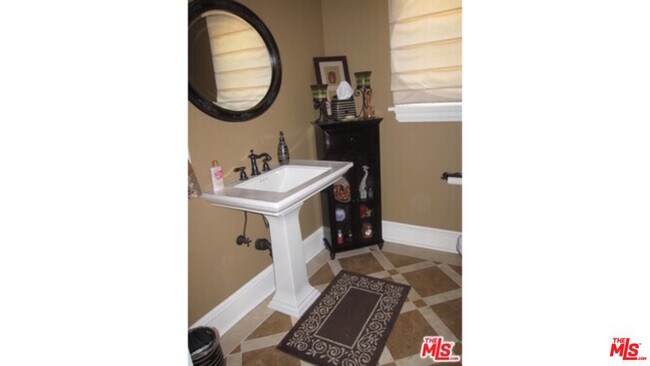 Building Photo - 11570 Sunset Blvd