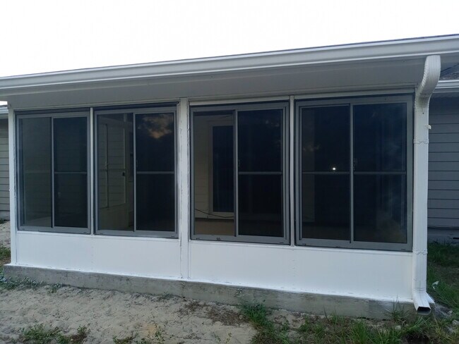 Building Photo - 4653 Crescent Rd
