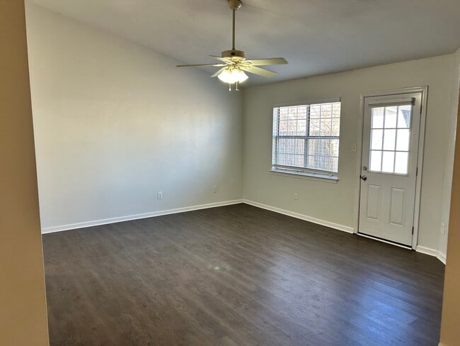 Building Photo - 1889 Eunice Ct