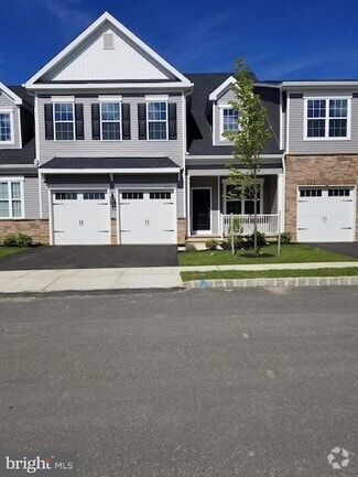 Building Photo - 4403 Thompson Dr
