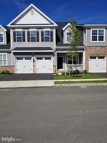 Primary Photo - 4403 Thompson Dr