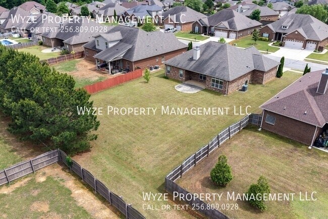 Building Photo - 410 Creekwater Cir