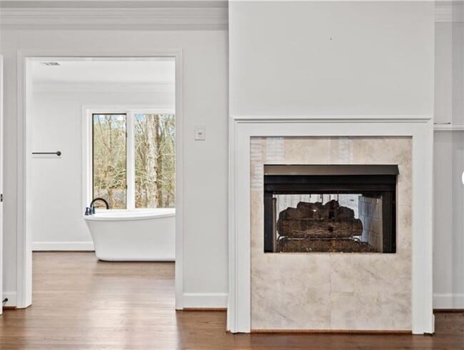 Building Photo - 755 River Gate Dr