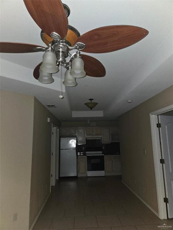 Building Photo - 12 Oasis Dr