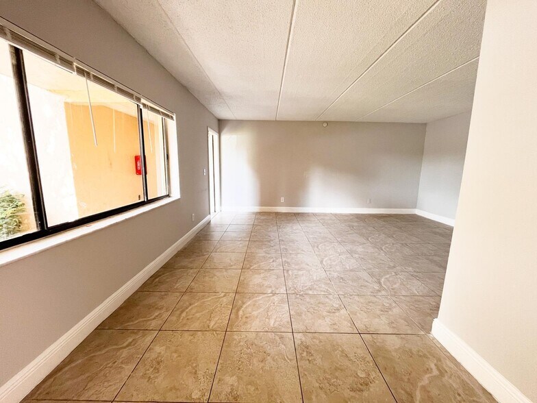 Building Photo - 1106 Meadows Cir