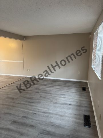 Building Photo - 4285 Willow Park Dr