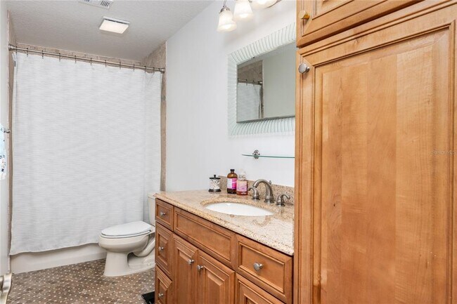 Building Photo - 22481 Southshore Dr