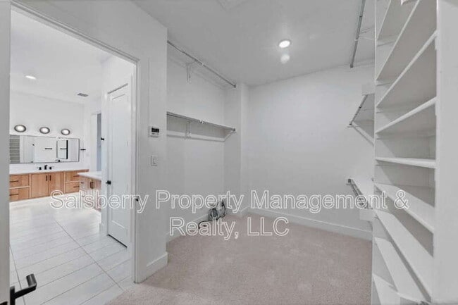 Building Photo - 1790 Coopers Hawk Dr