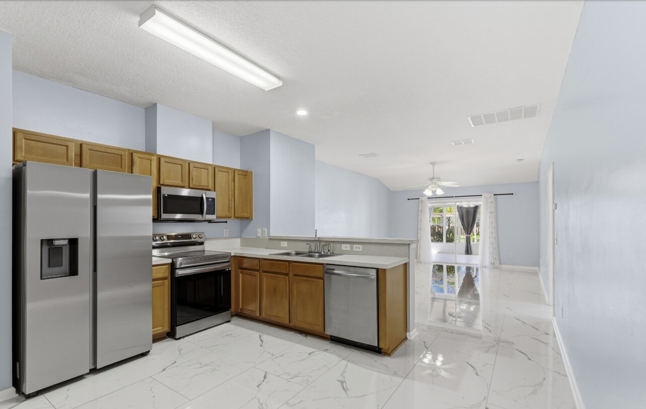 Building Photo - 14626 Falling Waters Dr