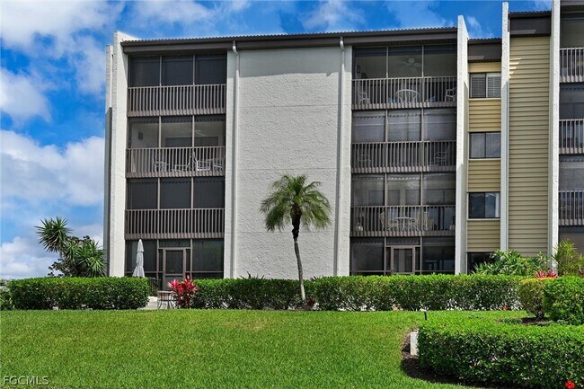 Building Photo - 4821 S Landings Dr