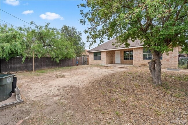 Building Photo - 14 E St