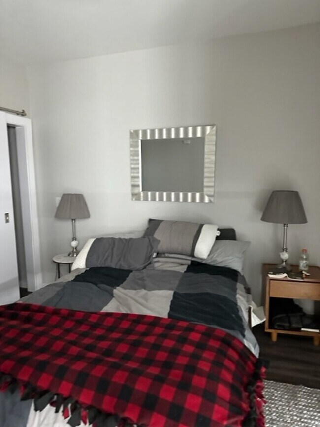 Building Photo - Furnished 1 bed 1 bath apartment close to MSU